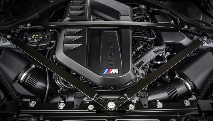 BMW M2 CS 2026: 530 CV di pura adrenalina, ma addio al cambio manuale - Foto 8 di 114