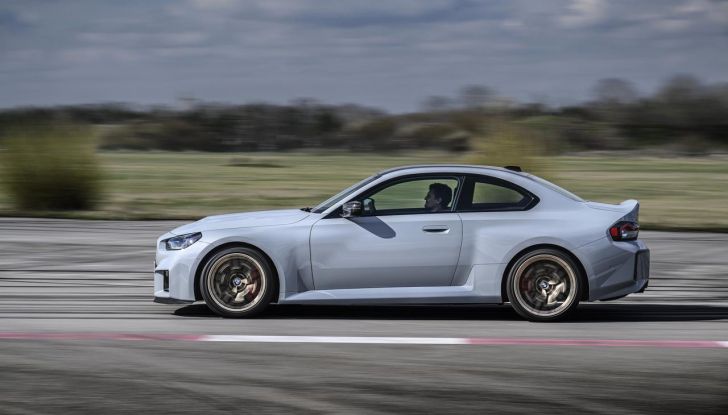 BMW M2 CS 2026: 530 CV di pura adrenalina, ma addio al cambio manuale - Foto 98 di 114
