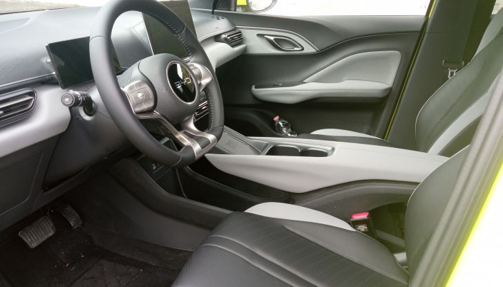 BYD Dolphin Surf prova su strada, prestazioni e prezzi - Foto 11 di 24