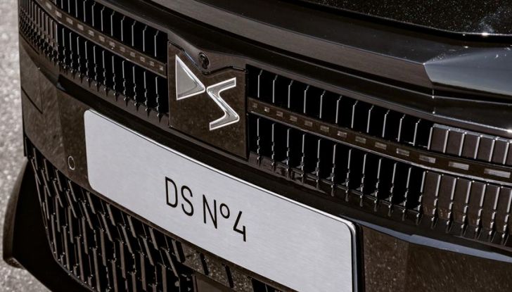 DS N°4: la compatta che punta tutto su comfort e design alla francese - Foto 56 di 66