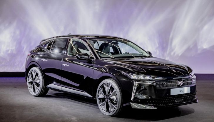 DS N°4: la compatta che punta tutto su comfort e design alla francese - Foto 37 di 66