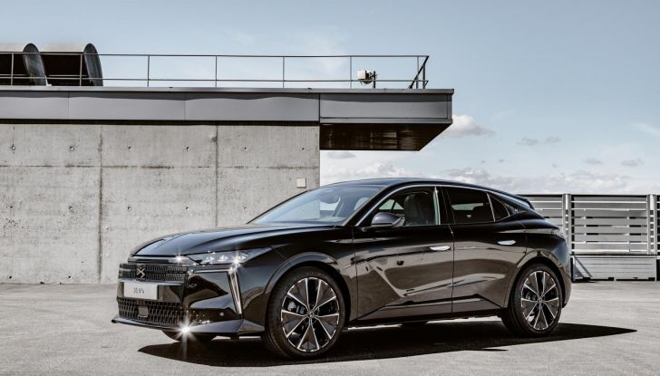 DS N°4: la compatta che punta tutto su comfort e design alla francese - Foto 53 di 66