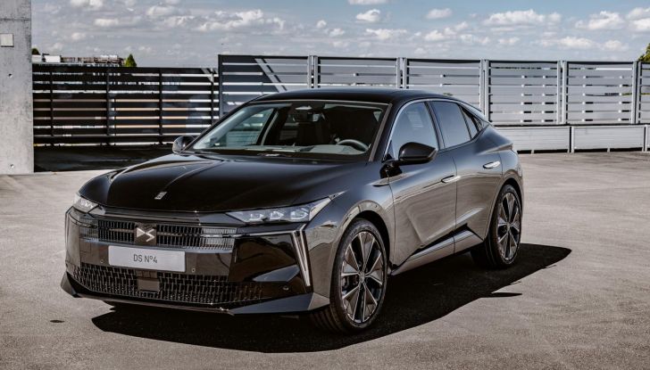 DS N°4: la compatta che punta tutto su comfort e design alla francese - Foto 51 di 66