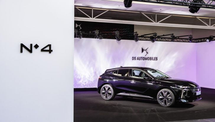 DS N°4: la compatta che punta tutto su comfort e design alla francese - Foto 43 di 66