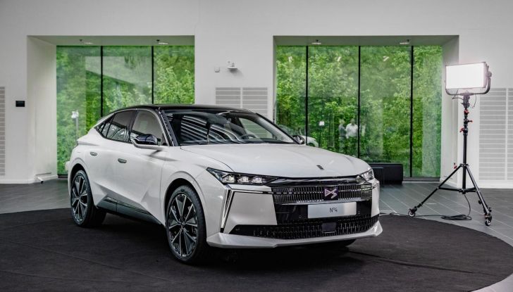 DS N°4: la compatta che punta tutto su comfort e design alla francese - Foto 17 di 66