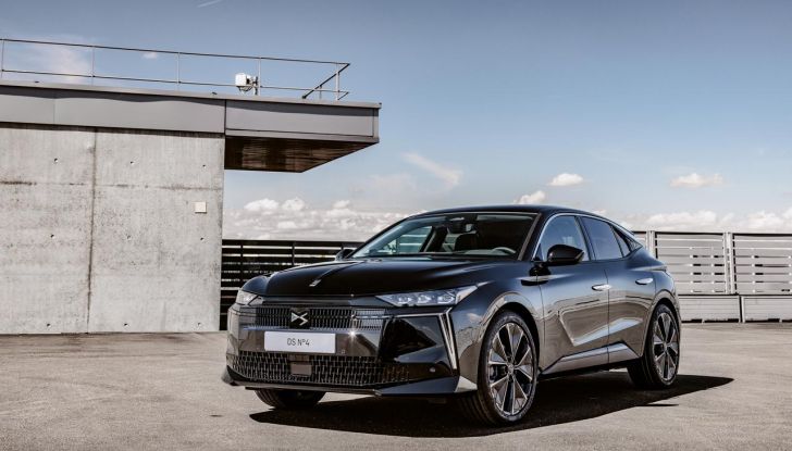 DS N°4: la compatta che punta tutto su comfort e design alla francese - Foto 50 di 66