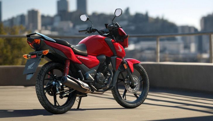 Honda CB125F 2026: la piccola naked ora con Start & Stop e display TFT - Foto 8 di 53
