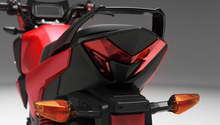 Honda CB125F 2026: la piccola naked ora con Start & Stop e display TFT - Foto 28 di 53