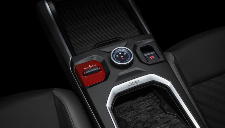 Jeep Compass 2026: design, interni, motori e prezzi - Foto 25 di 31