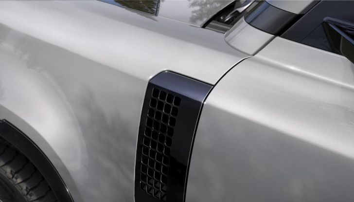 Land Rover Defender 2026: più smart, più bella, sempre inarrestabile - Foto 21 di 49