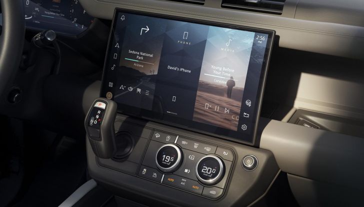 Land Rover Defender 2026: più smart, più bella, sempre inarrestabile - Foto 24 di 49