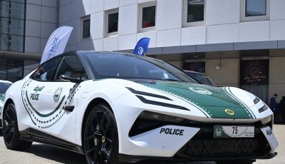 Dubai Police presenta la Lotus Emeya-S elettrica al World Police Summit