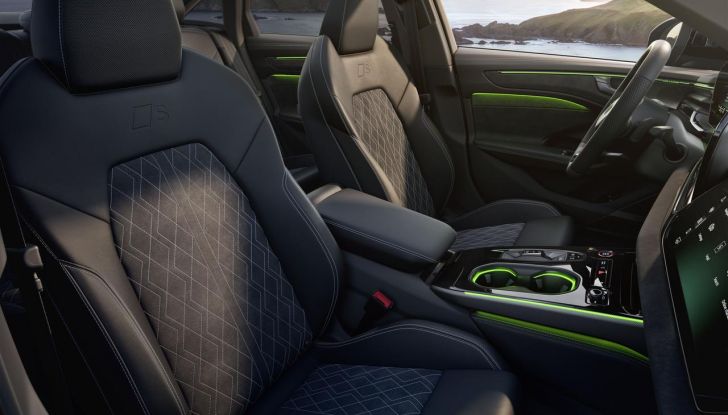 Nuova Audi A6 e-hybrid quattro