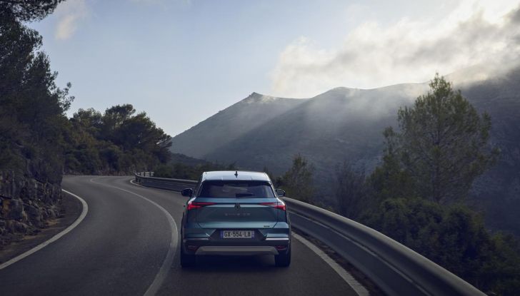 Renault svela il nuovo motore Full Hybrid E-Tech 160 per Captur e Symbioz - Foto 13 di 15