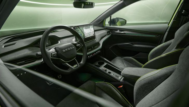 Skoda Enyaq RS: quando l’elettrico incontra la sportività - Foto 8 di 24