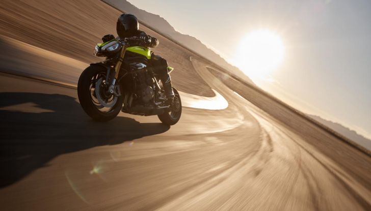 Triumph Speed Triple 1200 RX: tanta potenza in appena 1200 esemplari - Foto 26 di 43