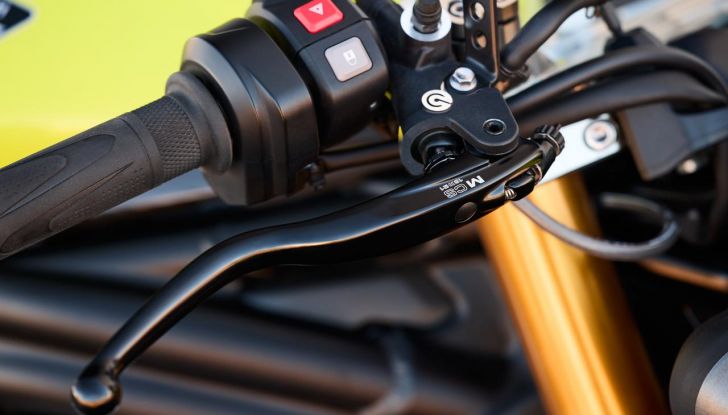 Triumph Speed Triple 1200 RX: tanta potenza in appena 1200 esemplari - Foto 24 di 43