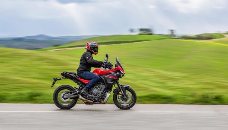 Yamaha Tracer 7 2025: design affilato e dotazioni premium alzano l’asticella del segmento - Foto 9 di 41