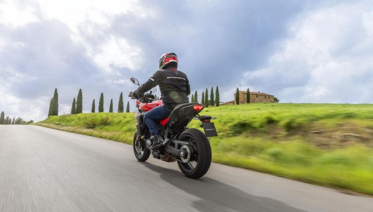 Yamaha Tracer 7 2025: design affilato e dotazioni premium alzano l’asticella del segmento - Foto 8 di 41