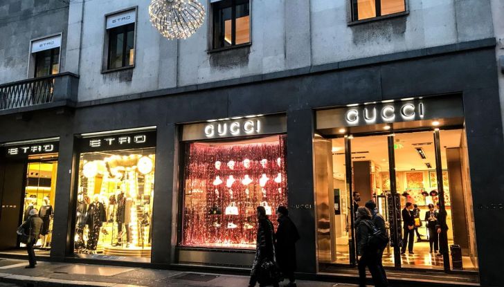 ZTL nel cuore di Milano: le regole per guidare (e parcheggiare) nel Quadrilatero della Moda - Foto 4 di 8