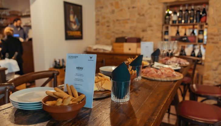 Gamma Cupra e-HYBRID: più autonomia, prestazioni e tecnologia - Foto 33 di 63