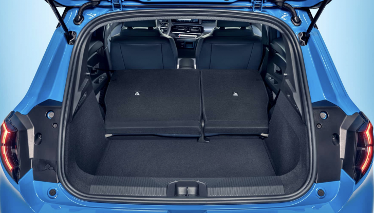 La nuova Nissan Micra è solo elettrica: più personale, tecnologica e fedele alla sua anima cittadina - Foto 4 di 17