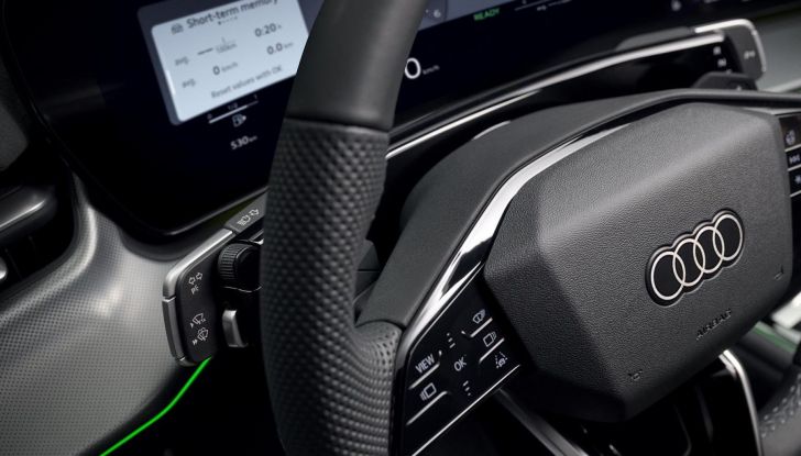 Audi Q3 2025: debutta la nuova generazione con cockpit digitale e motori ibridi - Foto 4 di 7