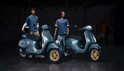 Vespa Officina 8, nel cuore segreto di Piaggio: nasce una linea celebrativa in blu industriale