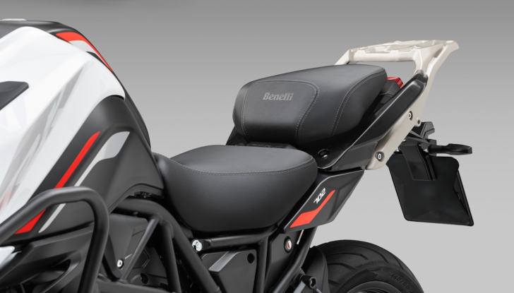 Benelli TRK 702 e 702X: valigie gratis e due formule di finanziamento attive - Foto 7 di 24