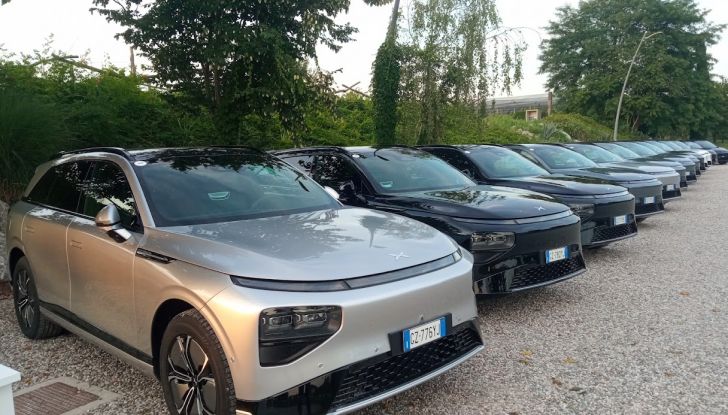 Test Drive XPENG G6 e XPENG G9: prova su strada, prezzi e autonomia - Foto 1 di 35