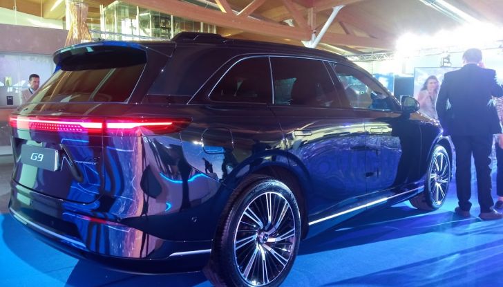 Test Drive XPENG G6 e XPENG G9: prova su strada, prezzi e autonomia - Foto 9 di 35