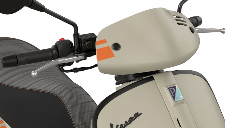 Vespa GTV 310, più potenza e coppia per lo scooter dal fascino retro - Foto 6 di 6