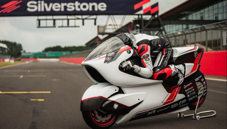 Wmc 250 EV: la moto elettrica con trazione integrale che sogna i 400 km/h - Foto 3 di 6