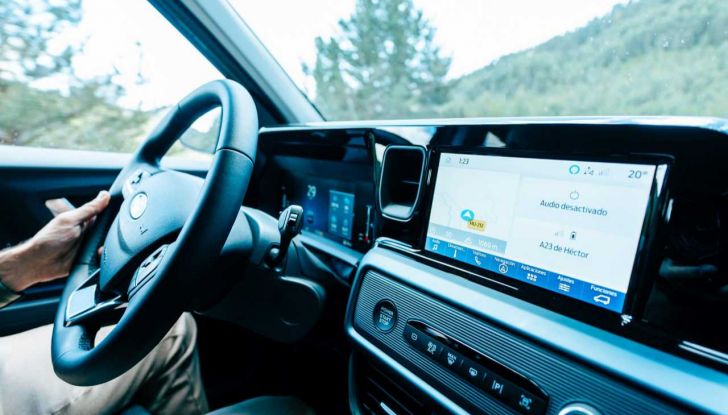 Ford Tourneo Courier by Tinkervan: il camper compatto, economico e adatto a ogni stagione - Foto 13 di 17