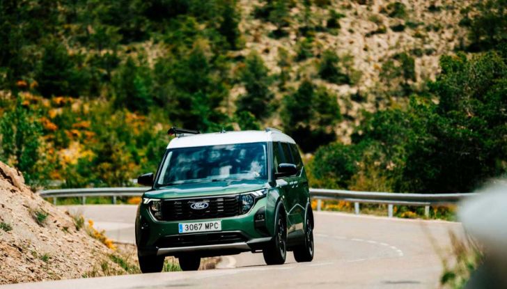 Ford Tourneo Courier by Tinkervan: il camper compatto, economico e adatto a ogni stagione - Foto 15 di 17