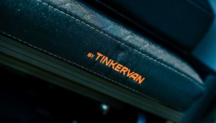 Ford Tourneo Courier by Tinkervan: il camper compatto, economico e adatto a ogni stagione - Foto 6 di 17