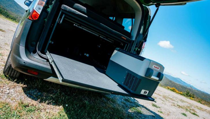 Ford Tourneo Courier by Tinkervan: il camper compatto, economico e adatto a ogni stagione - Foto 8 di 17