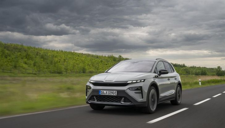 Skoda Elroq RS 2025: debutta la versione sportiva del SUV compatto elettrico - Foto 1 di 17