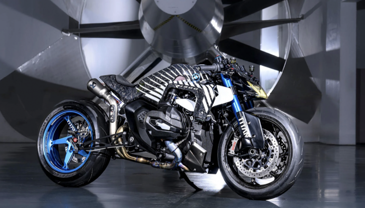 Bmw R 1300 R Titan, la special da gara con Nos e carbonio - Foto 6 di 8