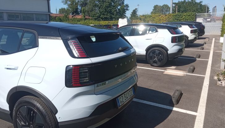 Test drive Volvo XC60: prova su strada, prestazioni e dati tecnici - Foto 18 di 25