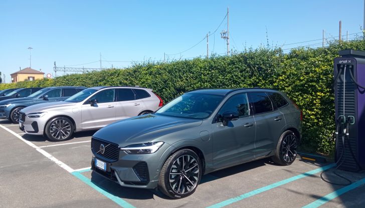 Test drive Volvo XC60: prova su strada, prestazioni e dati tecnici - Foto 14 di 25