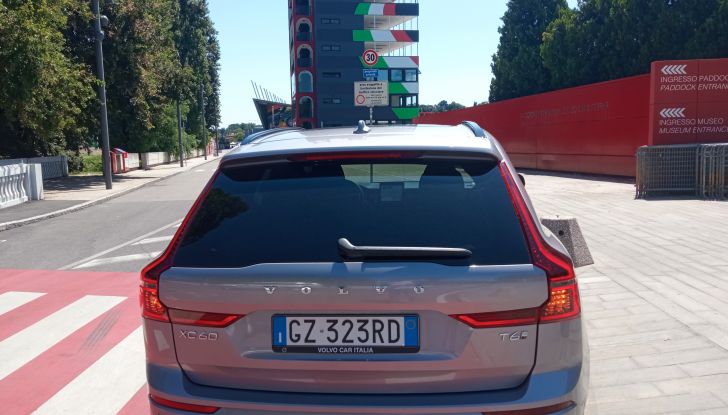Test drive Volvo XC60: prova su strada, prestazioni e dati tecnici - Foto 25 di 25