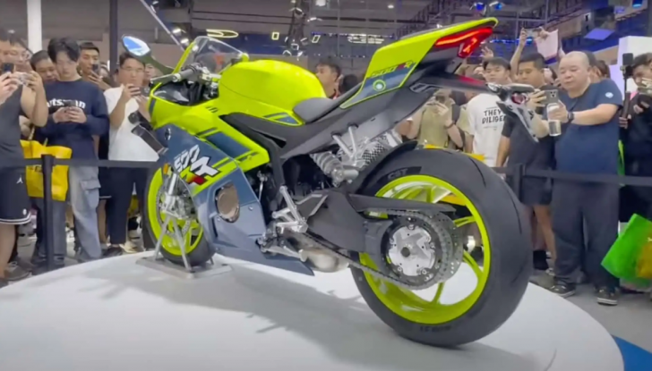 Zxmoto svela la 820RR: la sportiva cinese a 3 cilindri da 148 CV - Foto 2 di 5