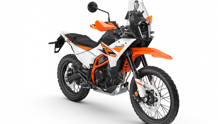 Ktm 390 Adventure R, Enduro R e Smc R 2025: divertimento su ogni terreno - Foto 1 di 8