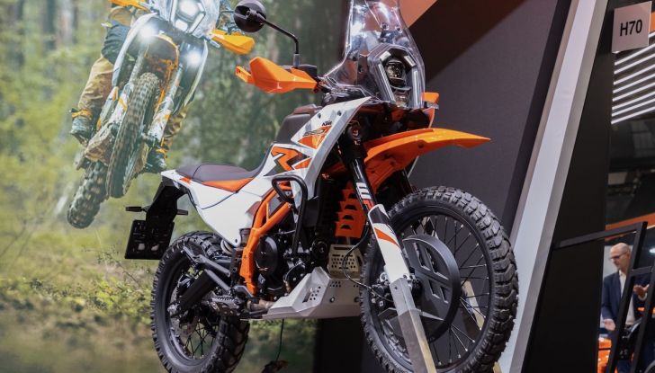 Ktm 390 Adventure R, Enduro R e Smc R 2025: divertimento su ogni terreno - Foto 3 di 8