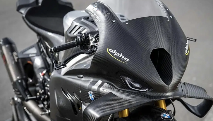 BMW M 1000 RR RC-SBK-M: 250 CV da pista pura, come quella di Razgatlıoglu - Foto 3 di 4