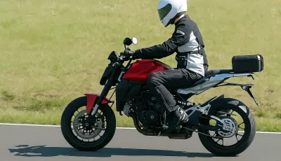 Ducati Monster 2026, in arrivo con il nuovo V2 da 890 cm³