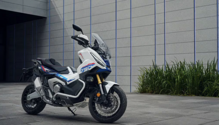 Honda X-ADV 2026: nuovo look, più comfort e materiali sostenibili - Foto 12 di 13