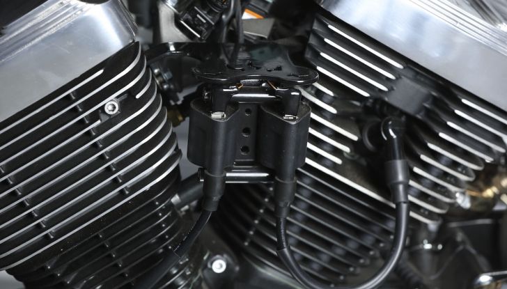 Thunder 250, lo stile USA parla giapponese: arriva la custom low cost che sorprende - Foto 12 di 17