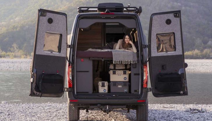 Adria Supertwin 4×4 2025: camper per tutte le stagioni su base Mercedes Sprinter - Foto 2 di 10